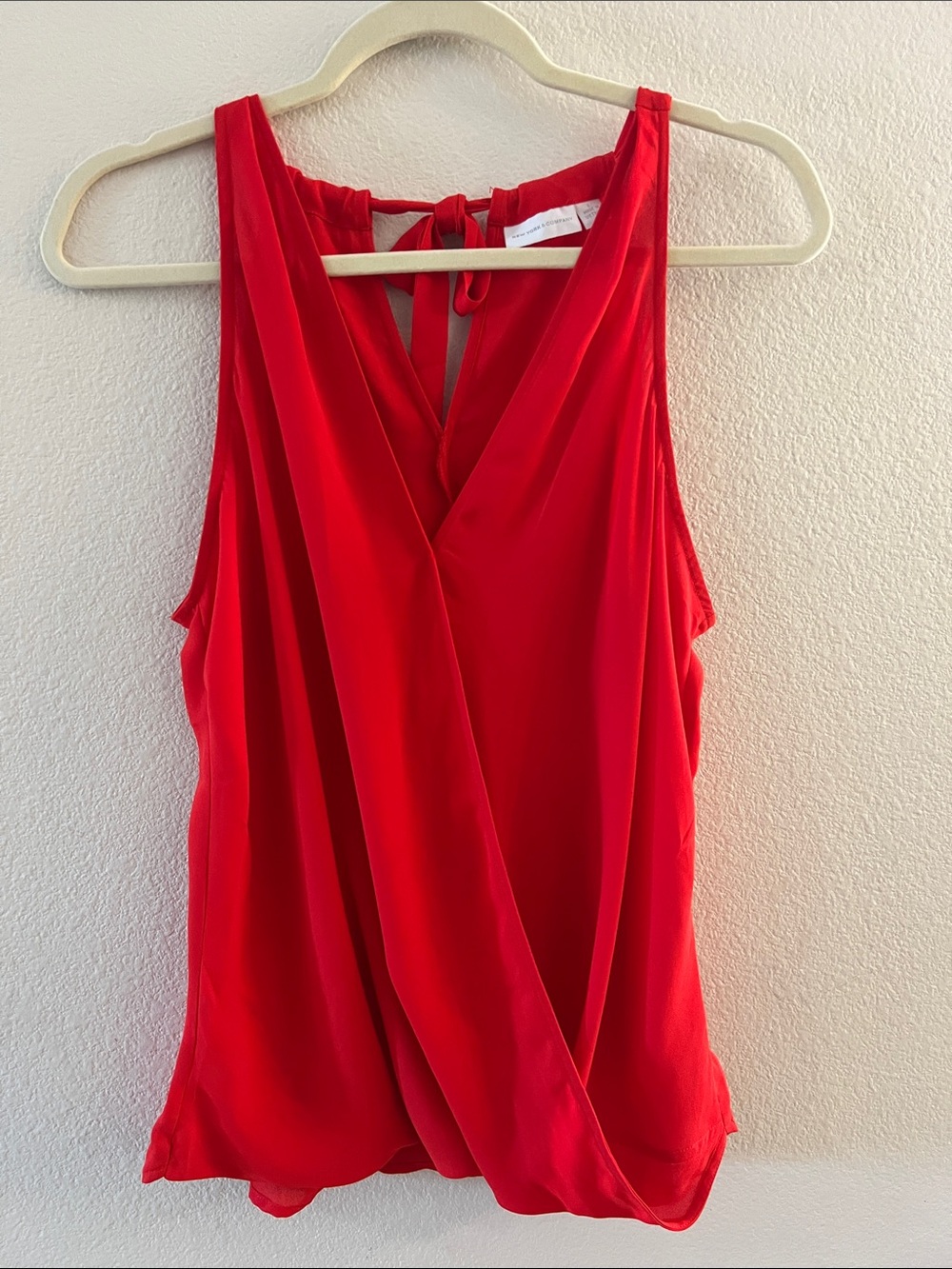 New York & Company Red Sleeveless Surplice Tie-Back Blouse
